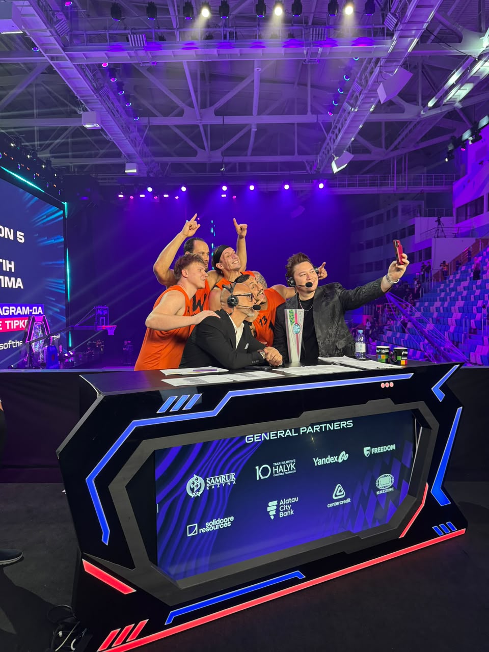 Steve Moore selfie with announcer and players